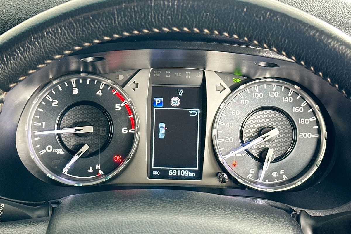 2021 Toyota HILUX SR5 (4x4) GUN126R FACELIFT 4X4