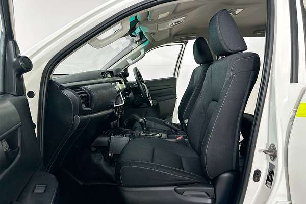 2022 Toyota HILUX SR (4x4) GUN126R 4X4