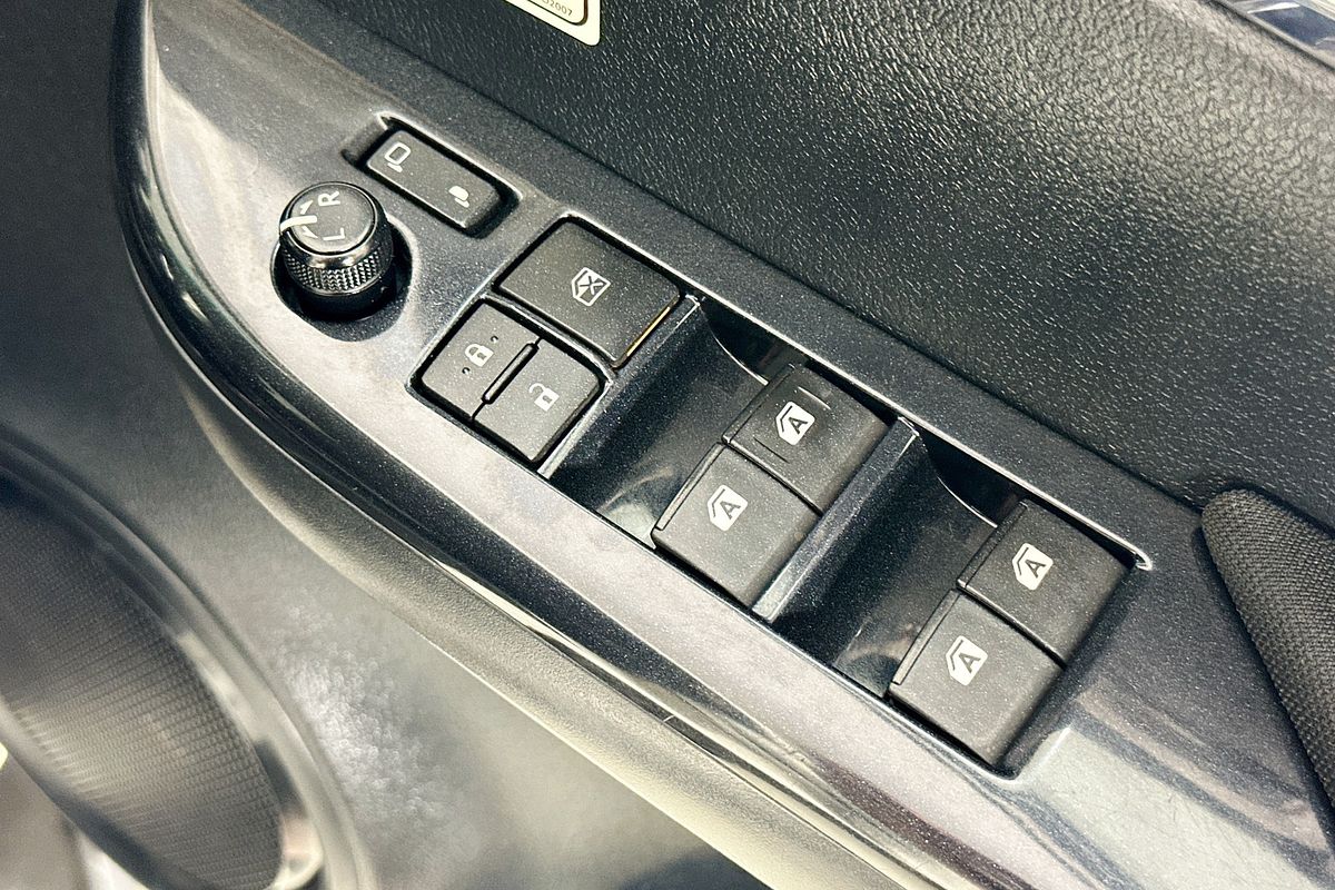 2021 Toyota HILUX SR5 (4x4) GUN126R 4X4