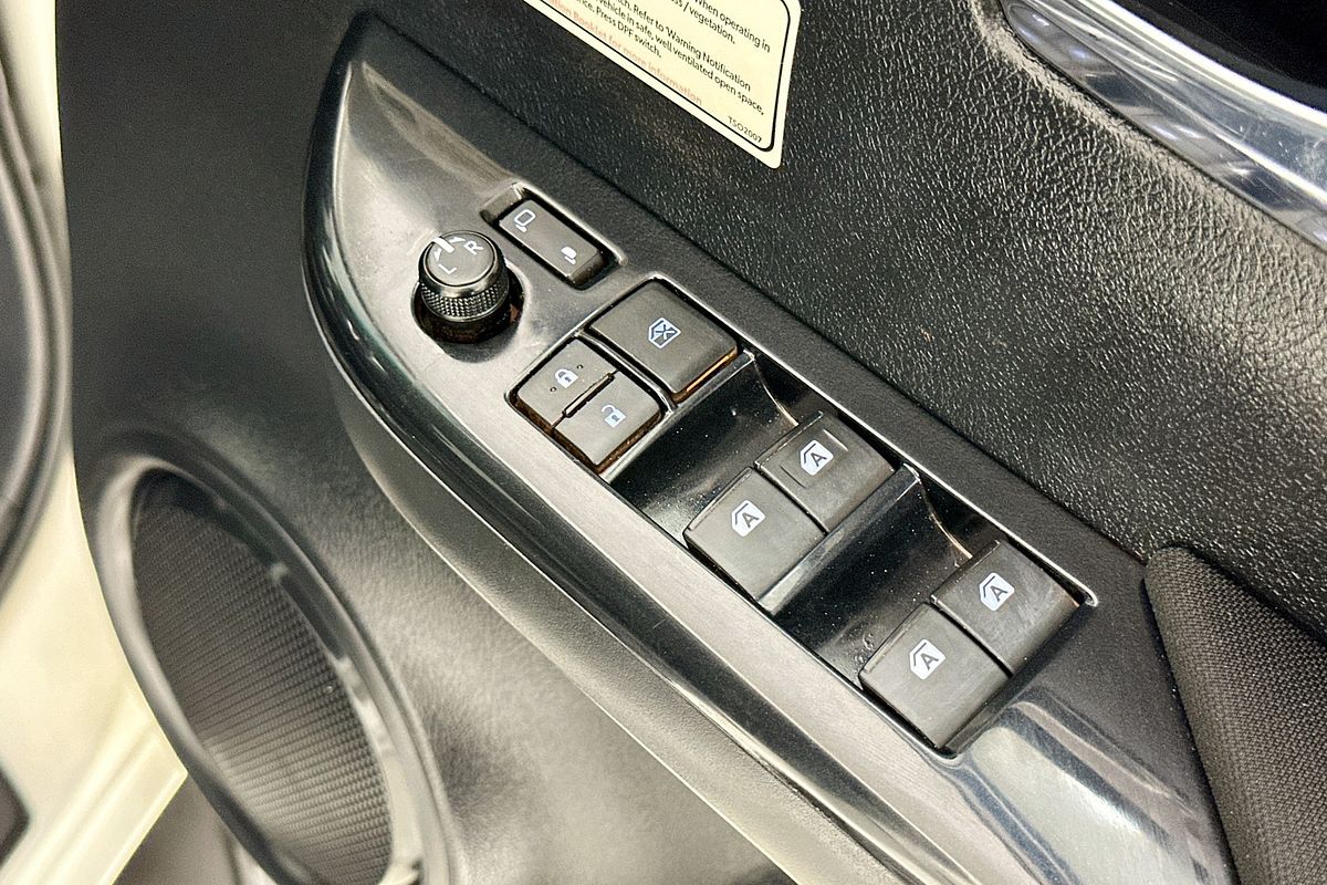 2021 Toyota HILUX SR5 (4x4) GUN126R 4X4