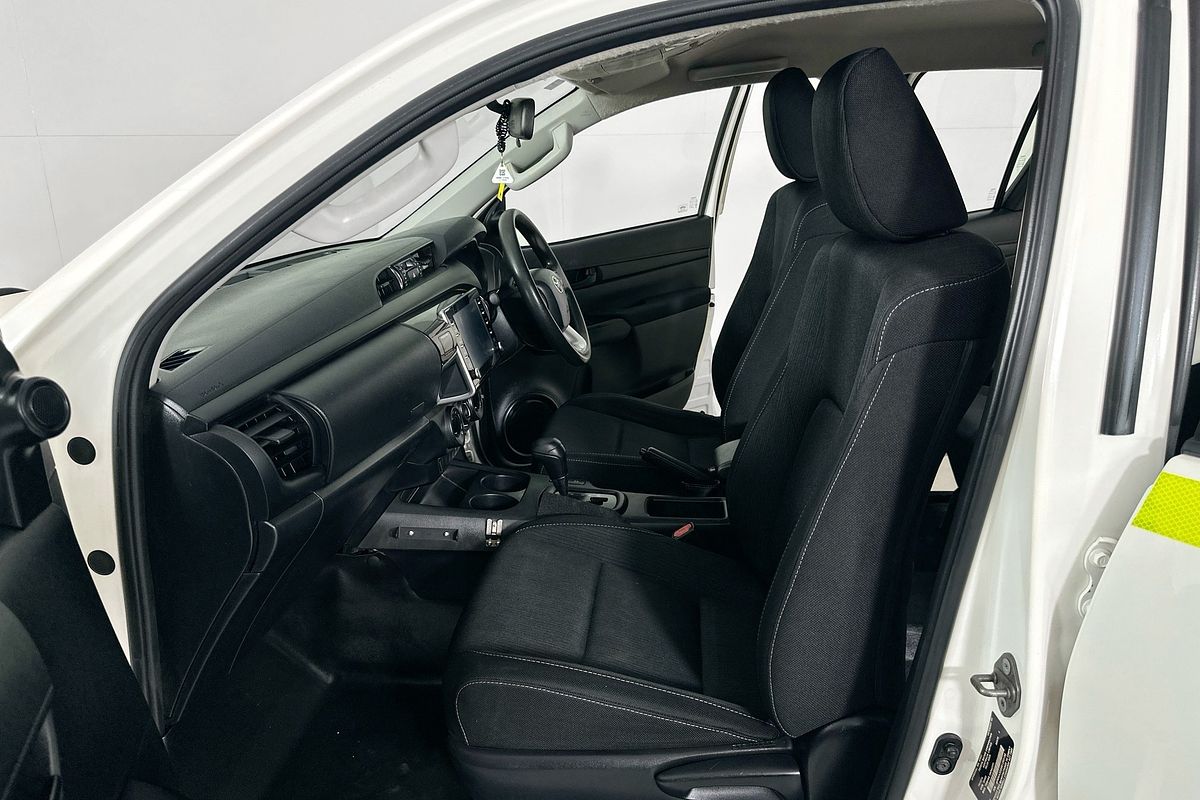 2021 Toyota HILUX SR (4x4) GUN126R 4X4