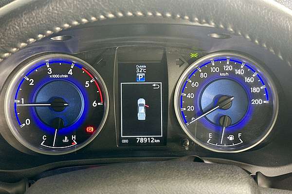 2017 Toyota HILUX SR5 (4x4) GUN126R 4X4