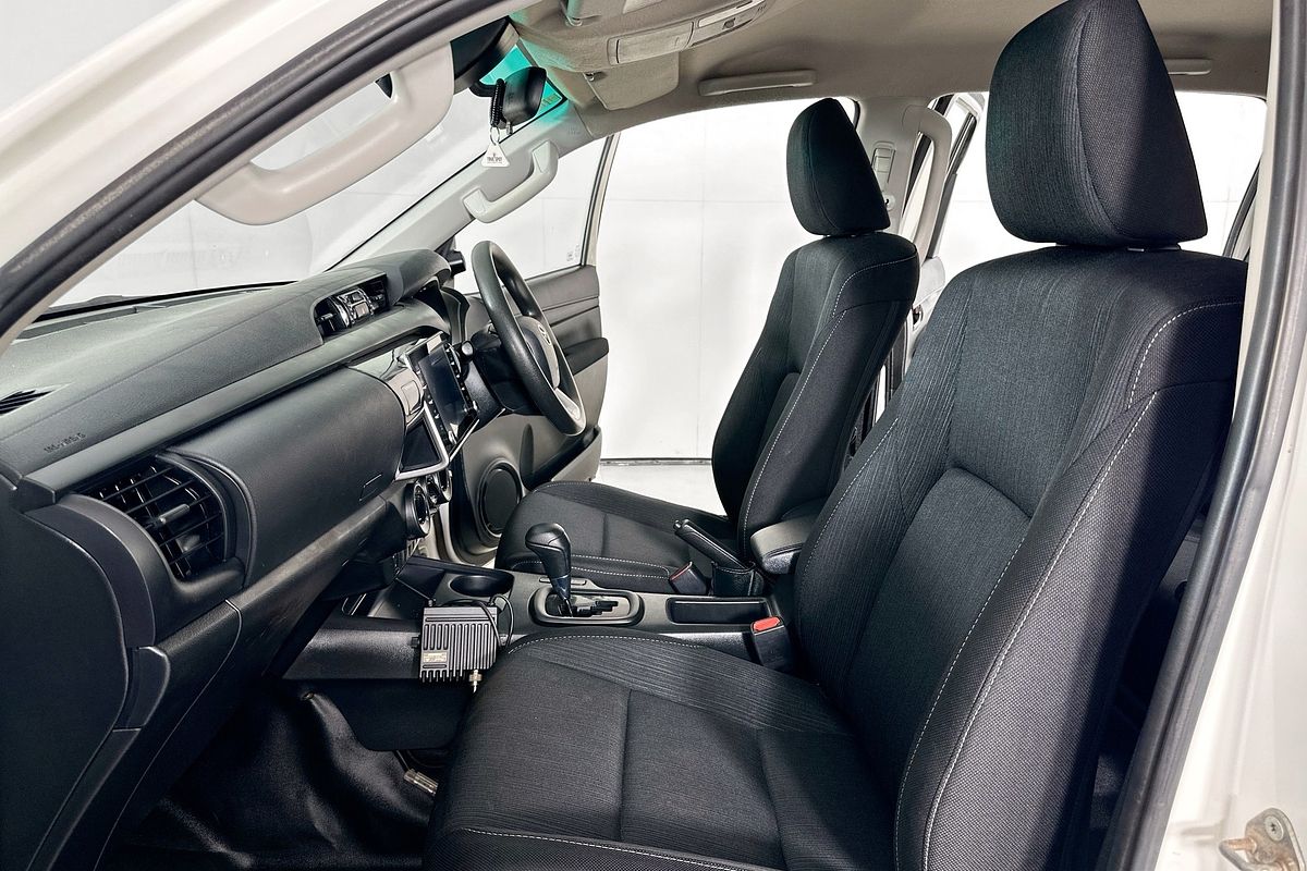 2021 Toyota HILUX SR (4x4) GUN126R 4X4