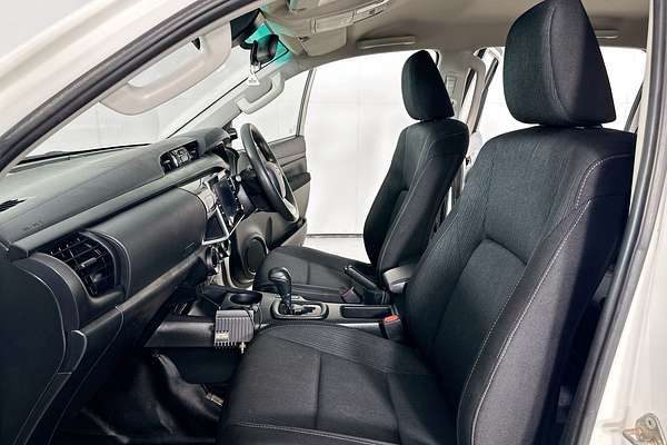 2021 Toyota HILUX SR (4x4) GUN126R 4X4