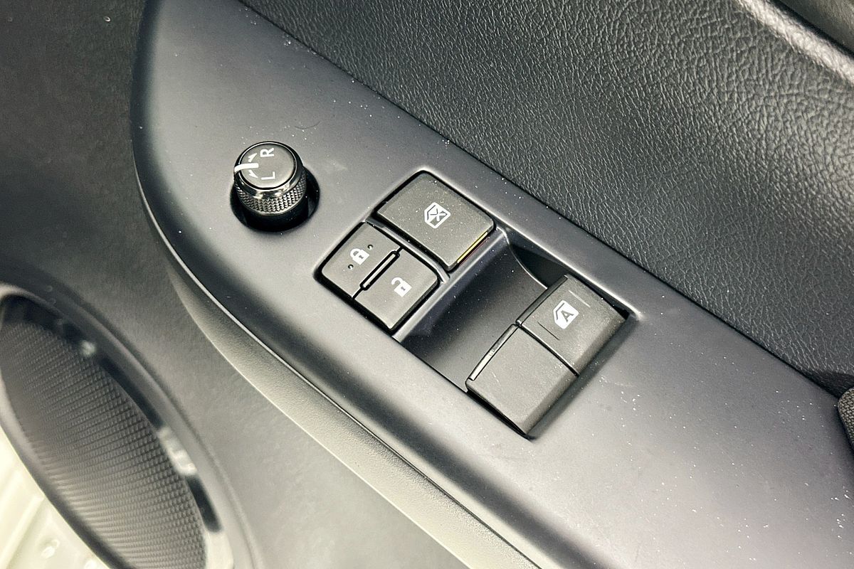 2023 Toyota HILUX SR (4x4) GUN126R 4X4