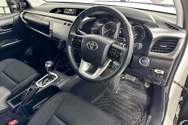 2022 Toyota HILUX SR5 (4x4) GUN126R 4X4