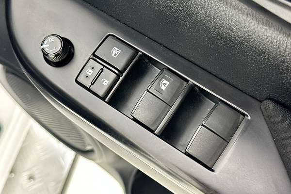 2021 Toyota HILUX SR (4x4) GUN126R FACELIFT 4X4