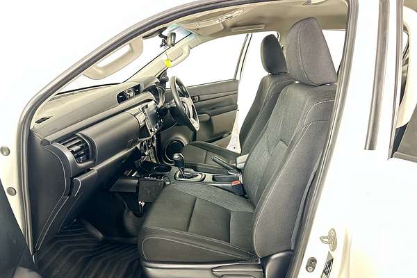 2022 Toyota HILUX SR (4x4) GUN126R 4X4