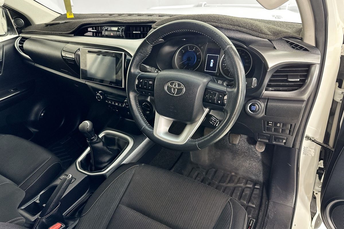 2017 Toyota HILUX SR5 (4x4) GUN126R MY17 4X4