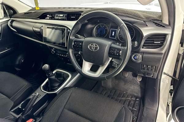 2017 Toyota HILUX SR5 (4x4) GUN126R MY17 4X4