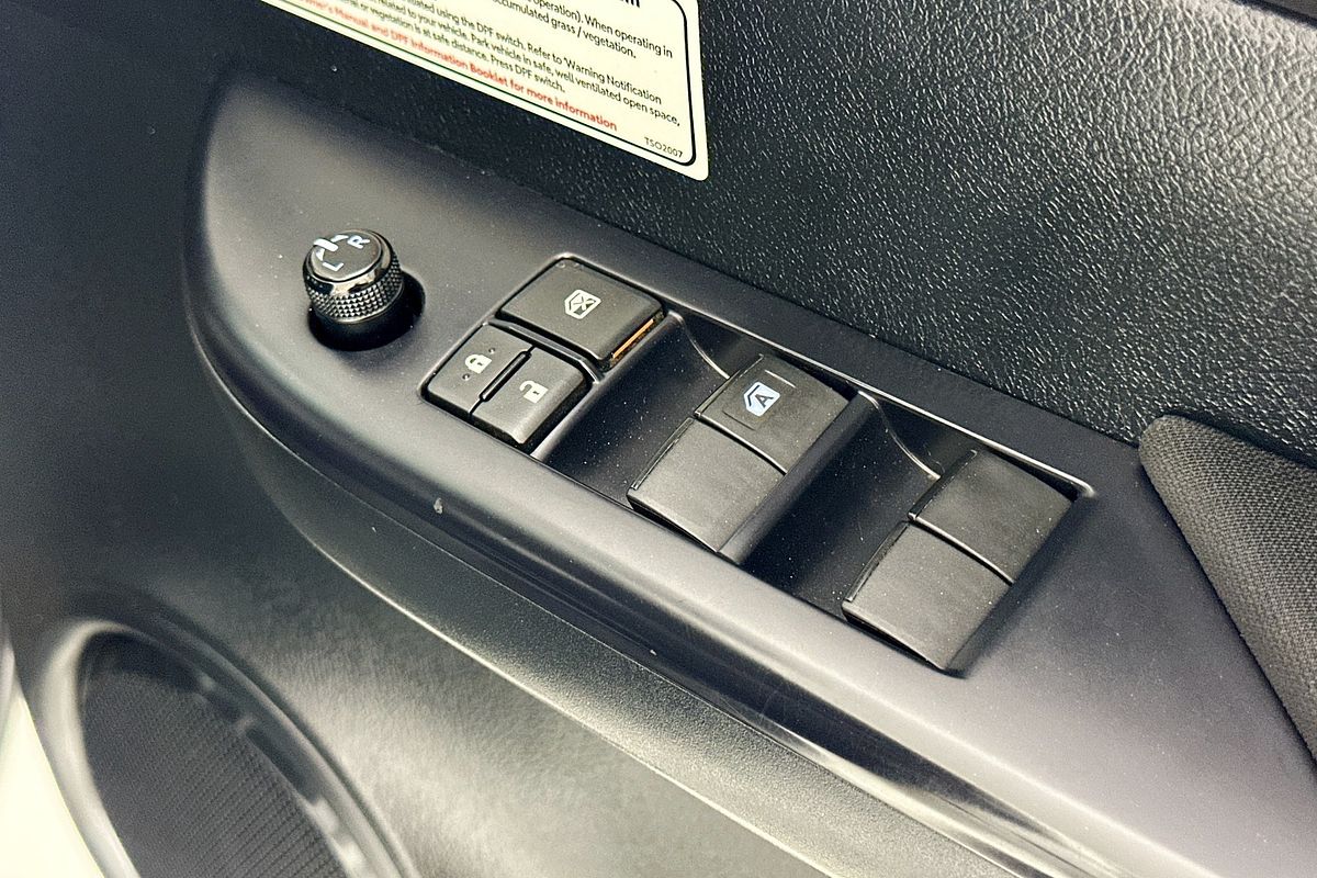 2022 Toyota HILUX SR (4x4) GUN126R 4X4