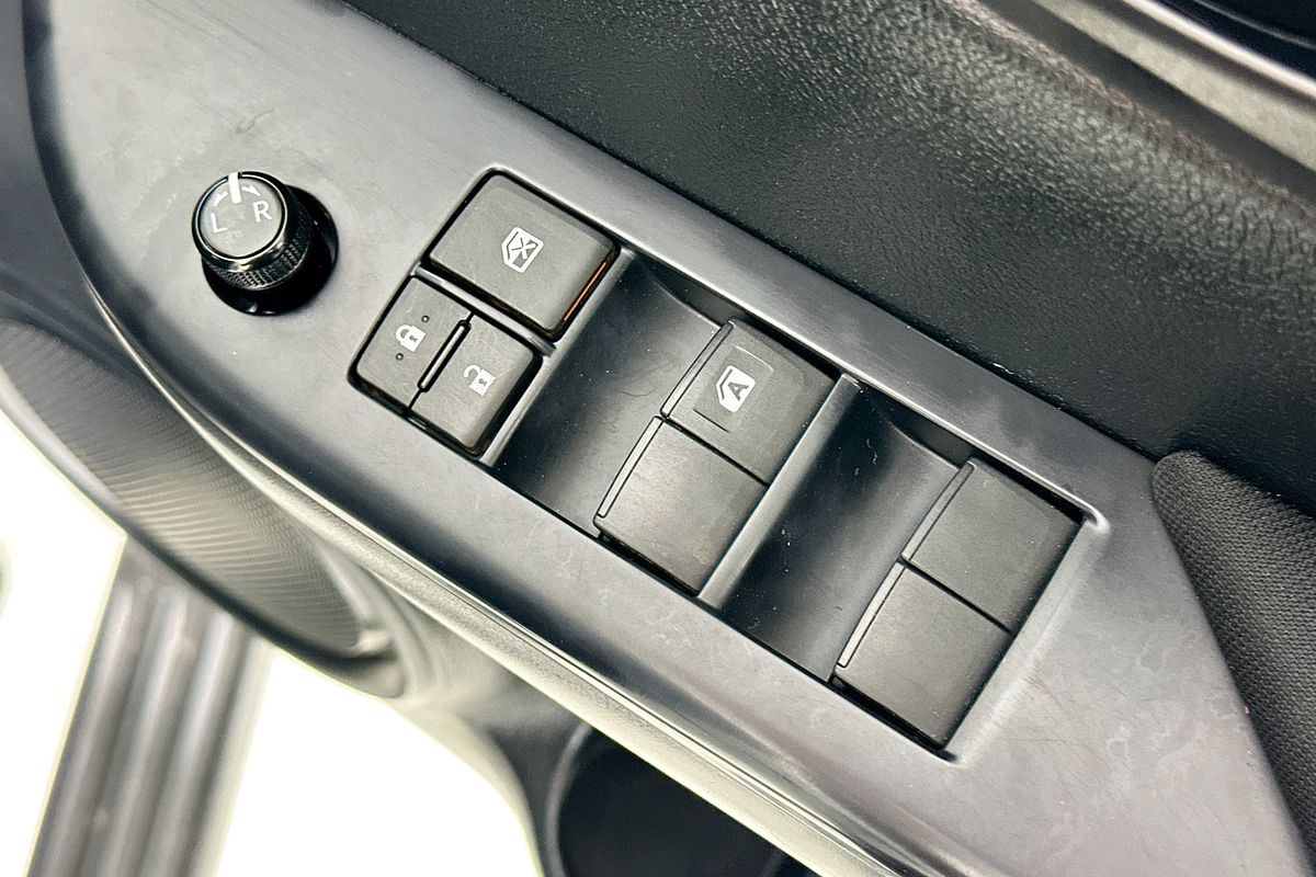 2023 Toyota HILUX SR (4x4) GUN126R 4X4