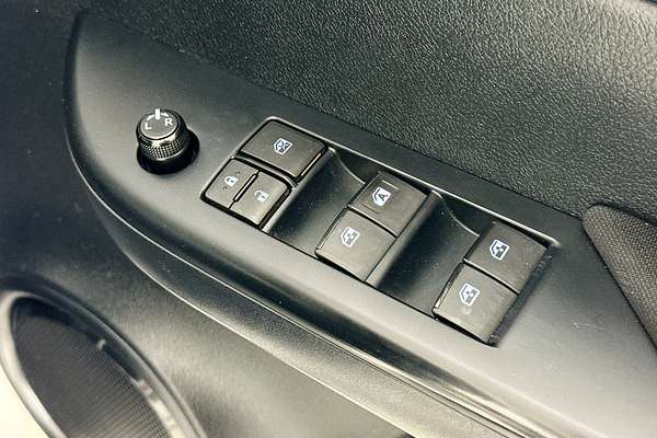 2017 Toyota HILUX SR (4x4) GUN126R MY17 4X4