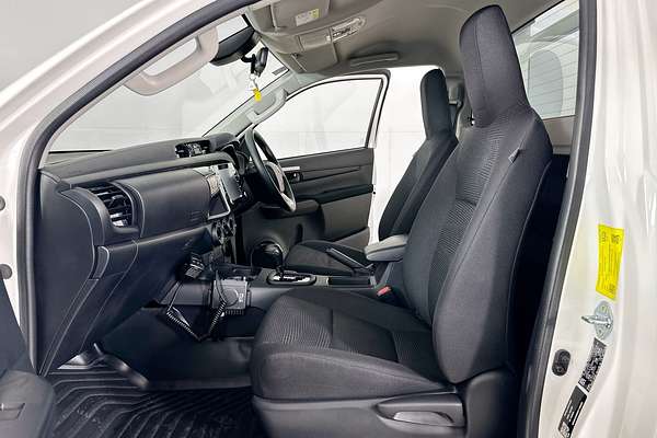 2024 Toyota HILUX SR (4x4) GUN126R 4X4