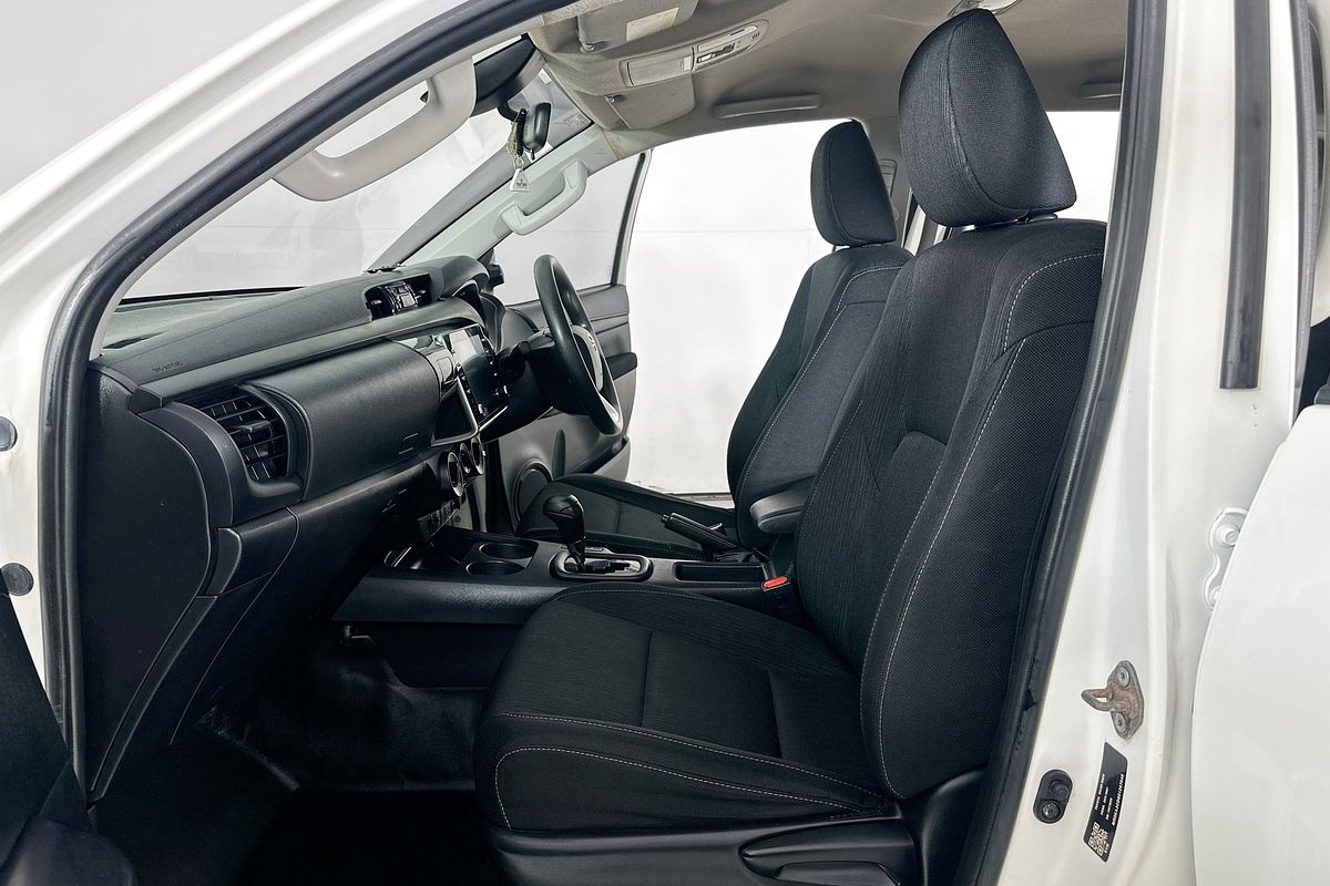 2022 Toyota HILUX SR (4x4) GUN126R 4X4