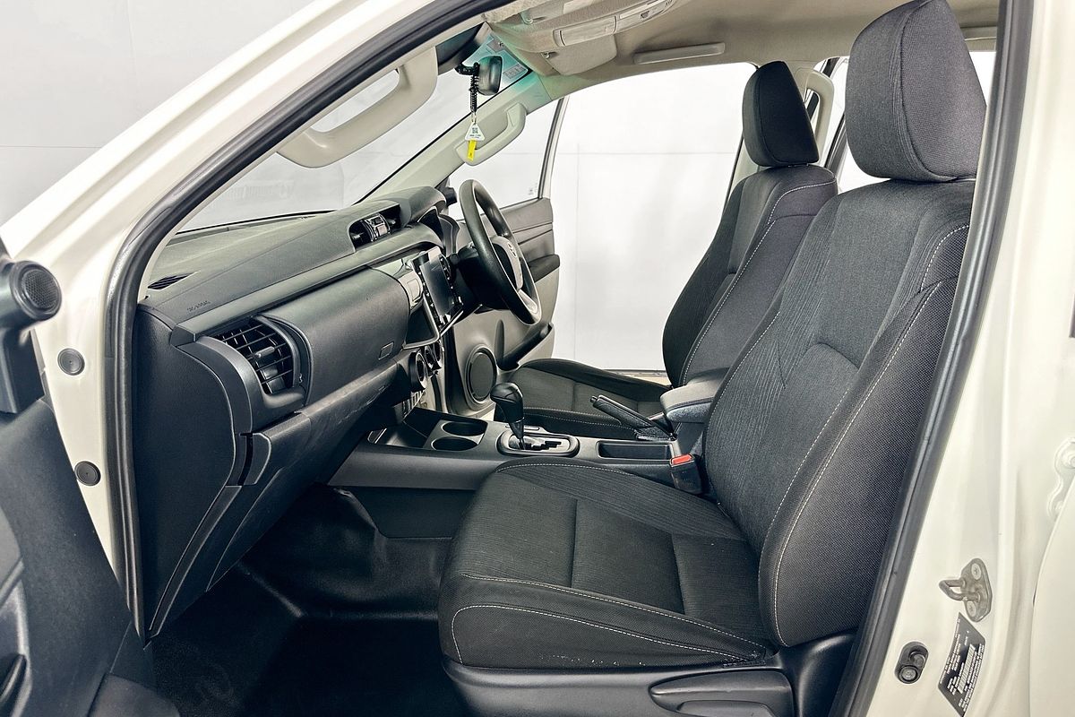 2021 Toyota HILUX SR (4x4) GUN126R 4X4