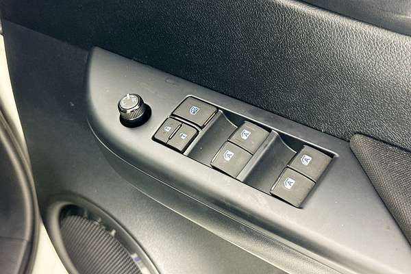 2024 Toyota HILUX SR 48V (4x4) GUN126R 4X4
