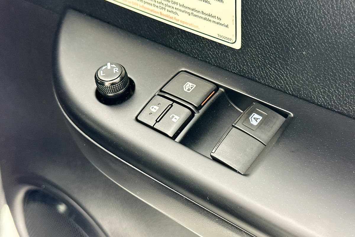 2020 Toyota HILUX SR (4x4) GUN126R MY19 UPGRADE 4X4