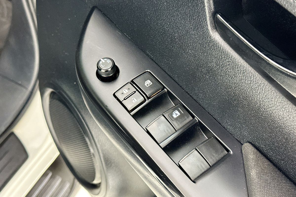 2019 Toyota HILUX SR (4x4) GUN126R MY19 4X4