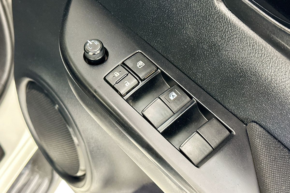 2020 Toyota HILUX SR (4x4) GUN126R MY19 UPGRADE 4X4