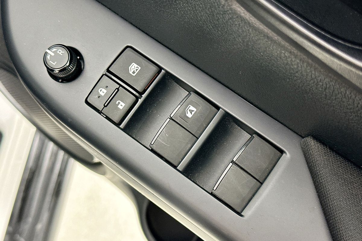 2023 Toyota HILUX SR (4x4) GUN126R 4X4