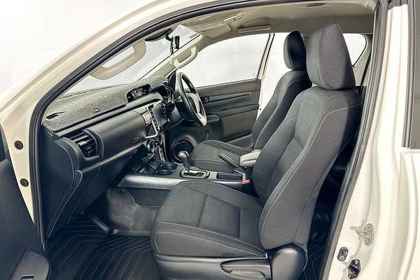 2021 Toyota HILUX SR (4x4) GUN126R 4X4