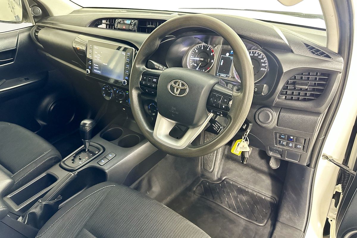 2022 Toyota HILUX SR (4x4) GUN126R 4X4
