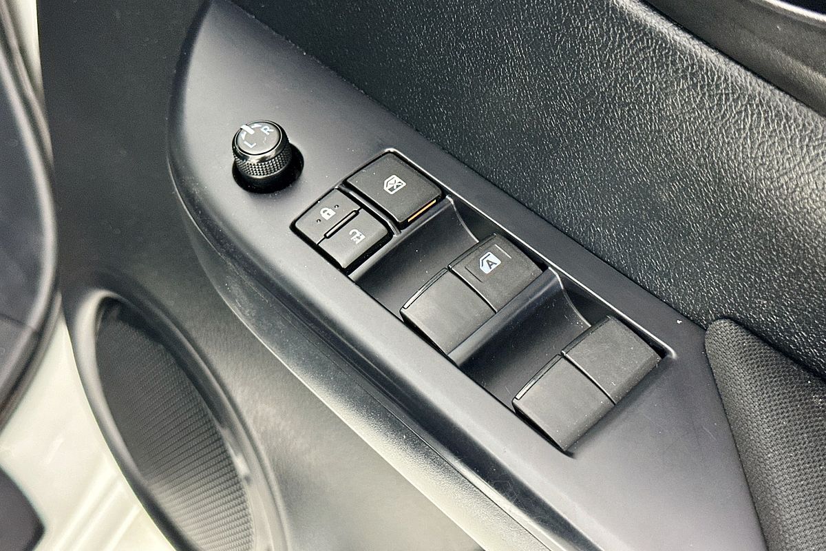 2023 Toyota HILUX SR (4x4) GUN126R 4X4