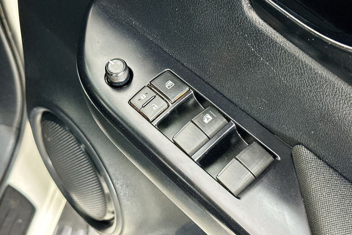 2021 Toyota HILUX SR (4x4) GUN126R 4X4