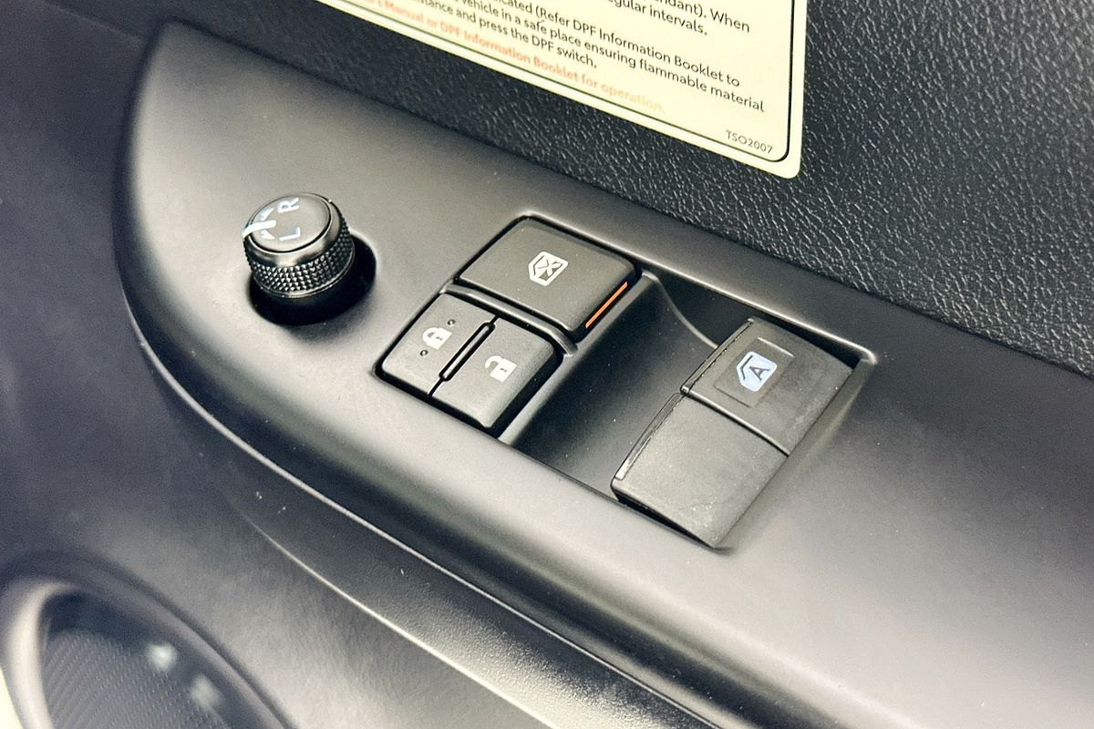 2020 Toyota HILUX WORKMATE HI-RIDER GUN135R FACELIFT 4x2