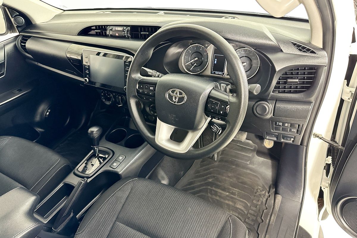 2021 Toyota HILUX SR (4x4) GUN126R FACELIFT 4X4