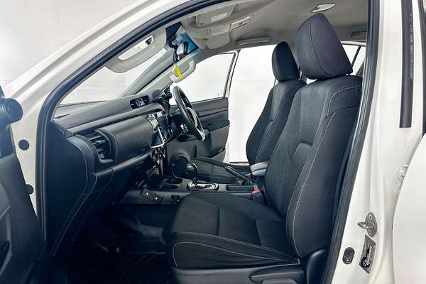 2021 Toyota HILUX SR (4x4) GUN126R 4X4