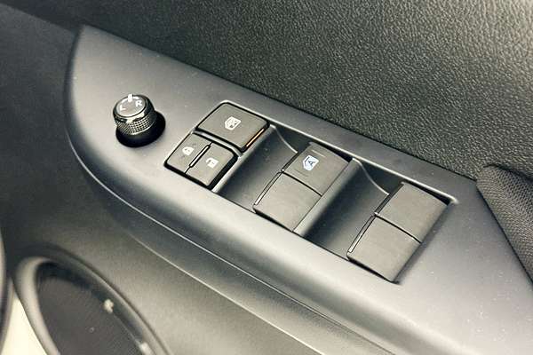 2025 Toyota HILUX SR (4x4) STEEL WHEELS GUN126R RC 4X4