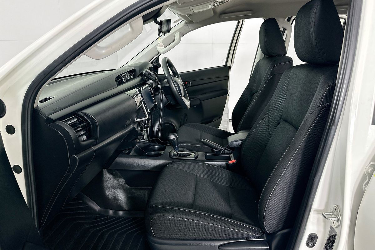 2023 Toyota HILUX SR (4x4) GUN126R 4X4