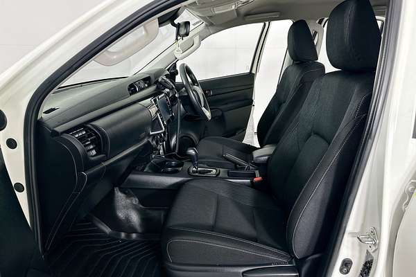 2023 Toyota HILUX SR (4x4) GUN126R 4X4