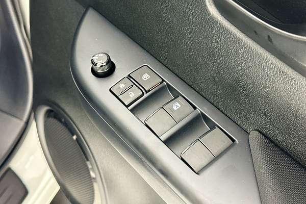 2025 Toyota HILUX SR (4x4) STEEL WHEELS GUN126R RC 4X4