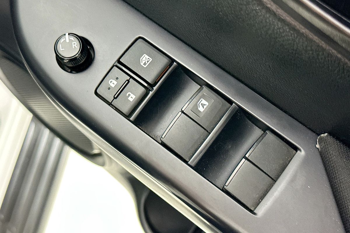 2023 Toyota HILUX SR (4x4) GUN126R 4X4