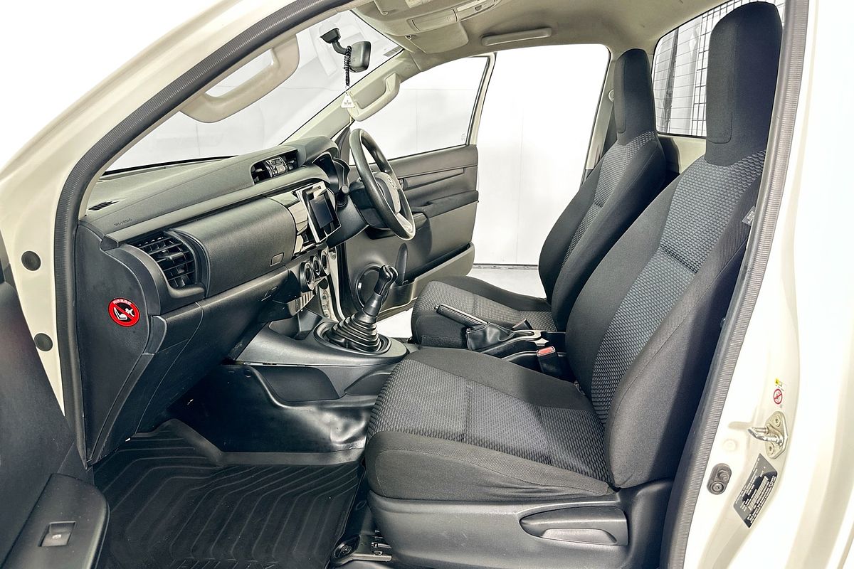 2016 Toyota Hilux WORKMATE GUN122R REAR WHEEL DRIVE