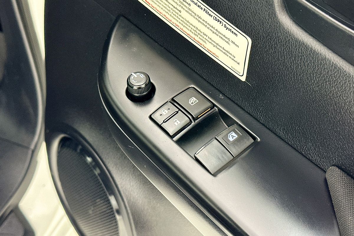 2020 Toyota HILUX WORKMATE HI-RIDER GUN135R FACELIFT 4x2