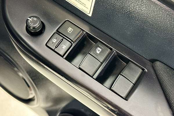 2021 Toyota HILUX SR (4x4) GUN126R FACELIFT 4X4