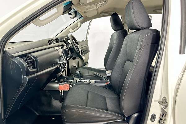 2021 Toyota HILUX SR (4x4) GUN126R 4X4