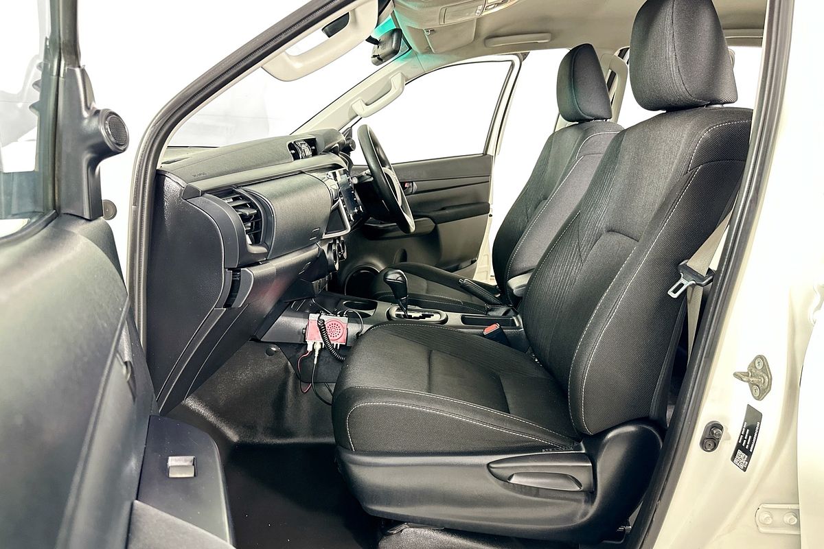 2022 Toyota HILUX SR (4x4) GUN126R 4X4