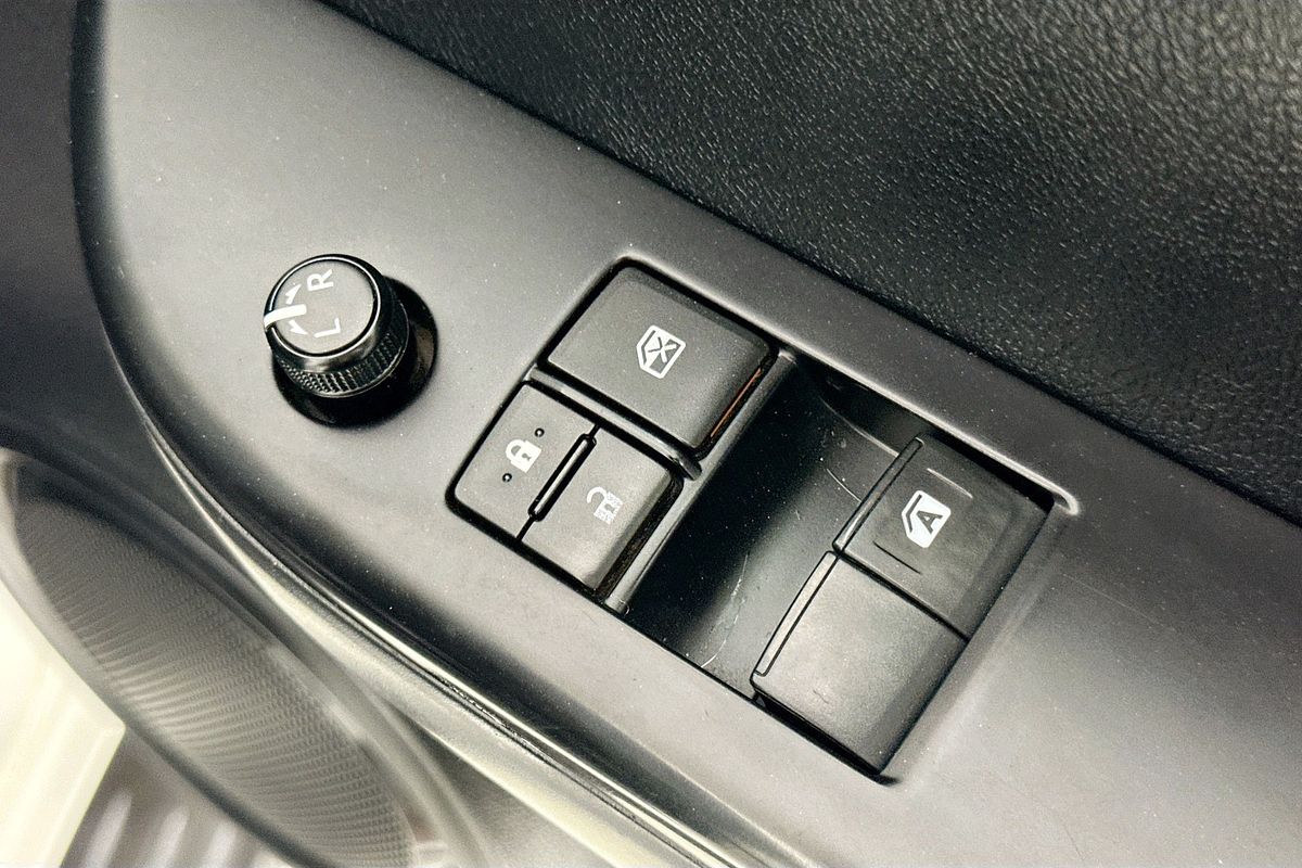 2019 Toyota HILUX SR (4x4) GUN126R MY19 4X4