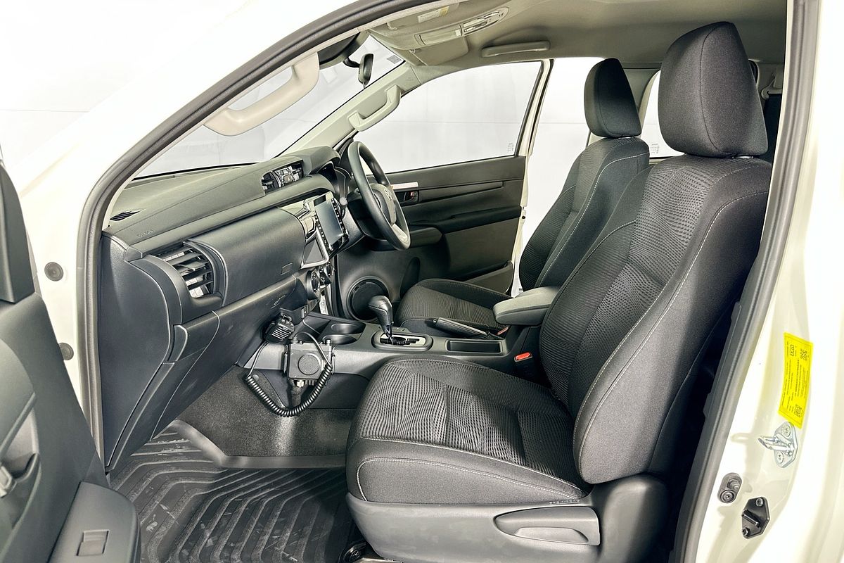 2025 Toyota Hilux SR (4x4) GUN126R RC 4X4