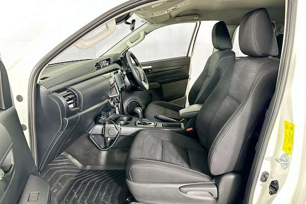 2025 Toyota Hilux SR (4x4) GUN126R RC 4X4