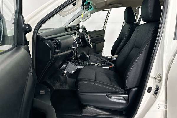 2022 Toyota HILUX SR (4x4) GUN126R 4X4