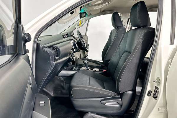 2020 Toyota HILUX SR (4x4) GUN126R MY19 UPGRADE 4X4