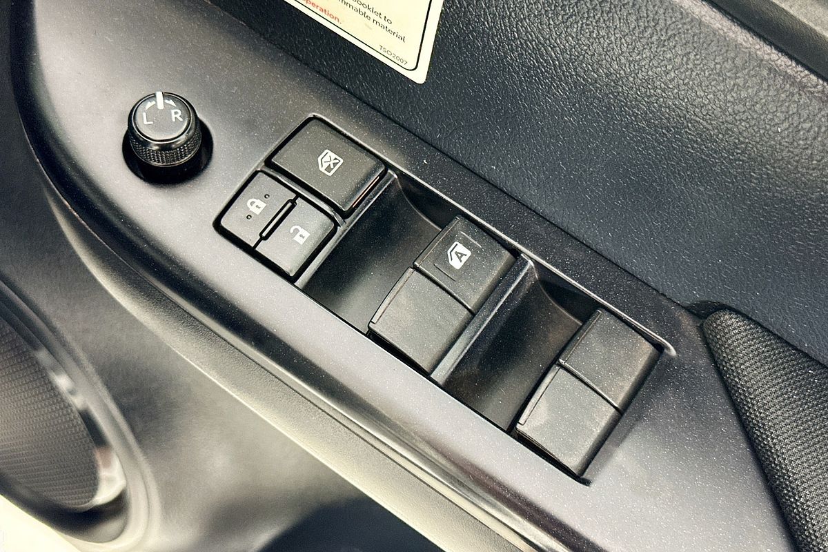 2021 Toyota HILUX SR (4x4) GUN126R 4X4