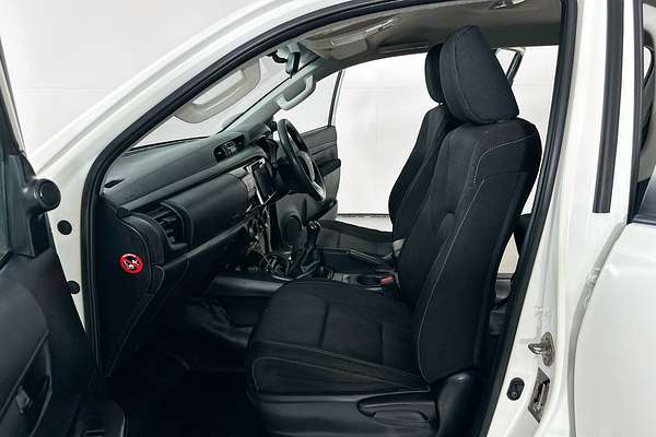 2018 Toyota HILUX SR (4x4) GUN126R MY19 4X4