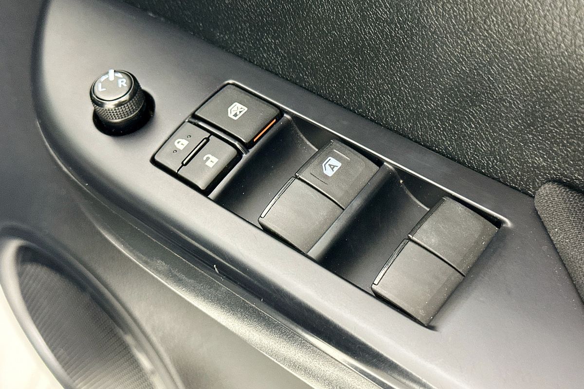 2023 Toyota HILUX SR (4x4) GUN126R 4X4